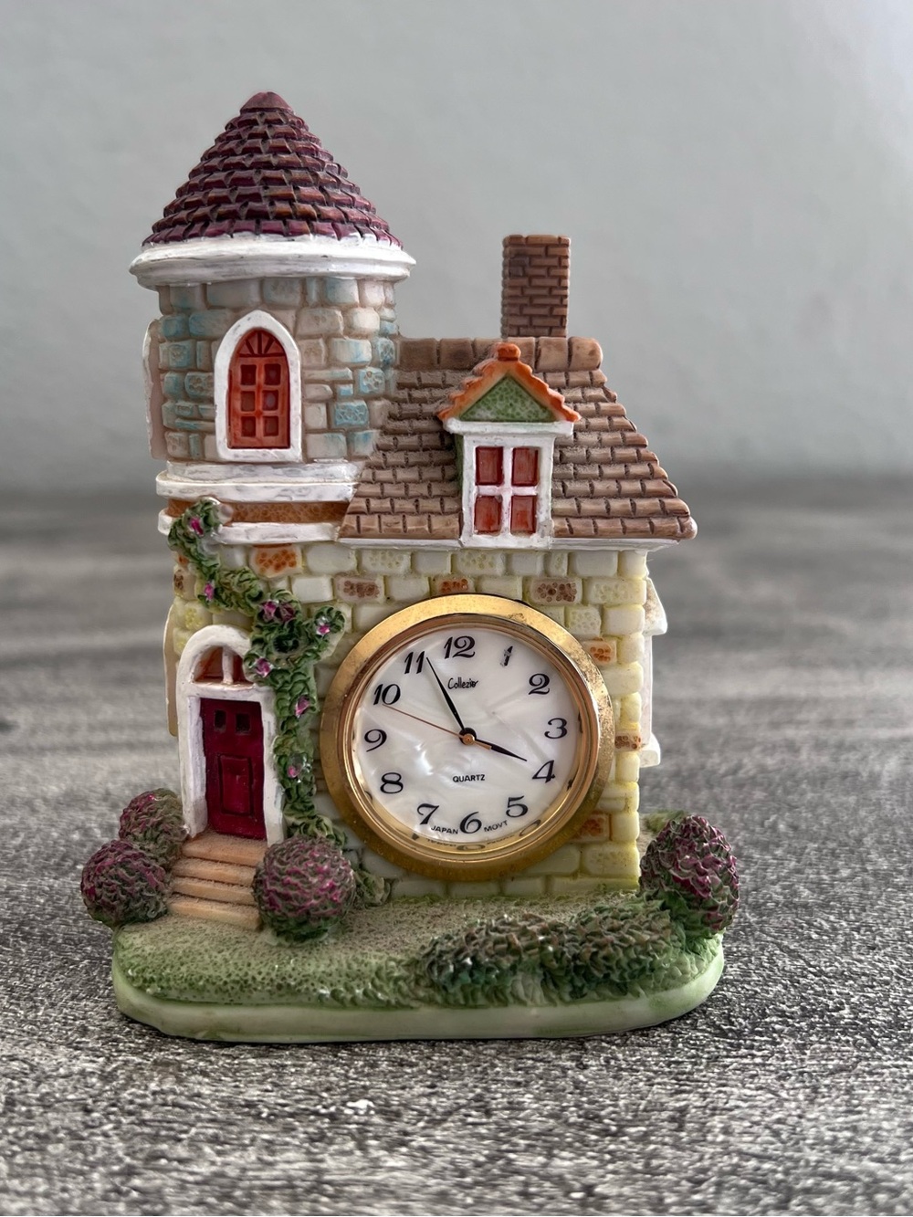 Vintage Mini Cottage House Building Resin Mantel Clock Quartz - needs battery